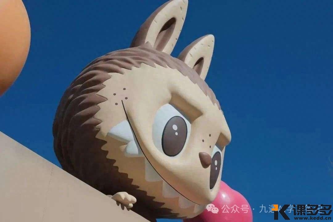 太哇塞了吧!用即梦AI做【拉布布走秀变装视频】,原来这么简单!附完整教程!-课多多